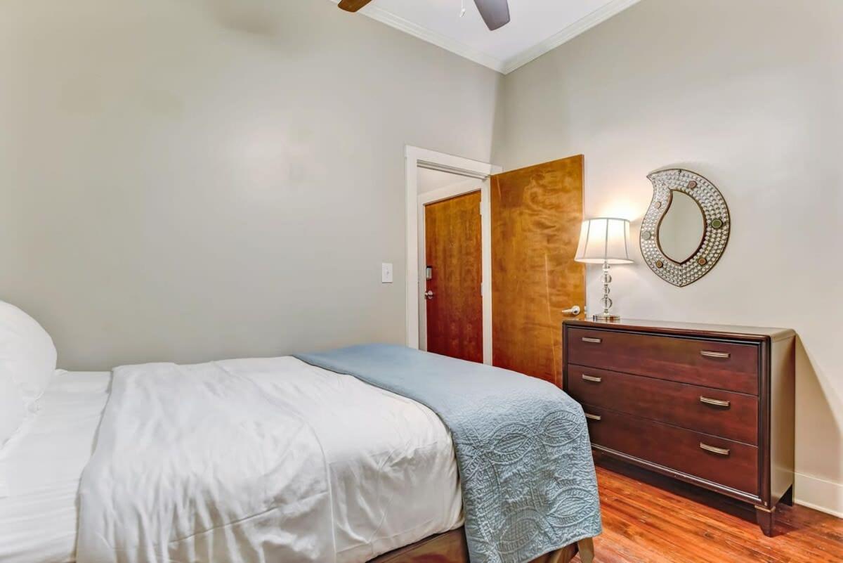 E Bay St Loft By City Market And River Street Savannah Exterior foto